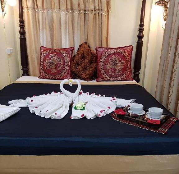 هتل Sakura Wood House