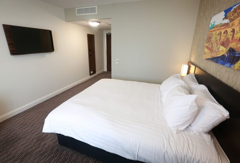Отель Willows, Blackburn By Marston's Inn