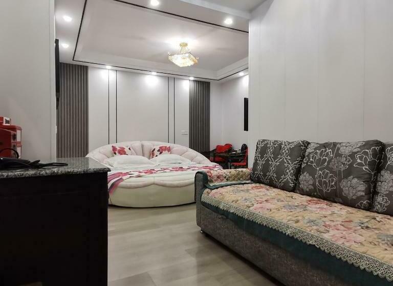 فندق 西塘明清雕花大院尊闻堂百寿厅庭院民宿