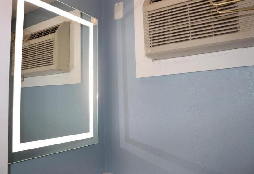 Hitching Post Country Motel