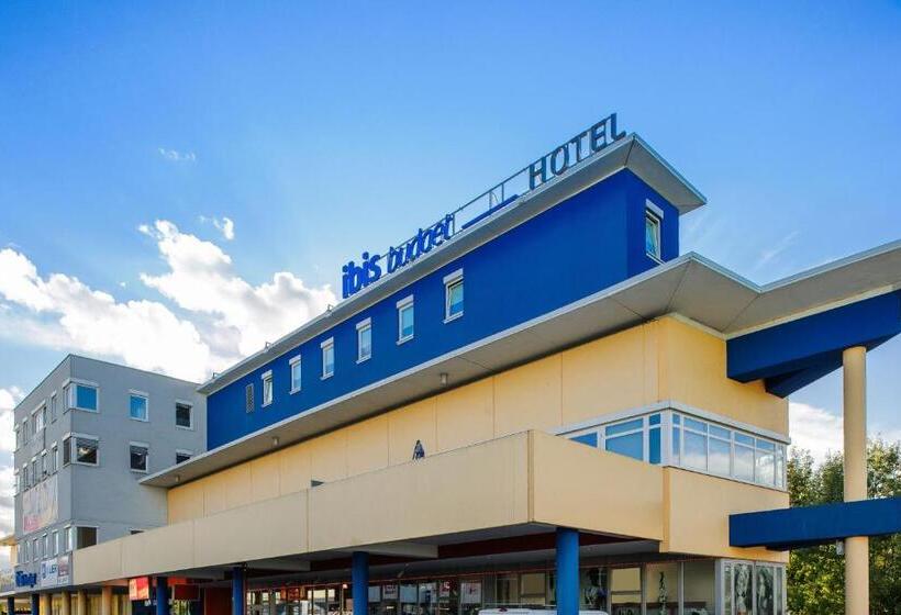 בית מלון כפרי Ibis Budget Salzburg Airport   Self Check In
