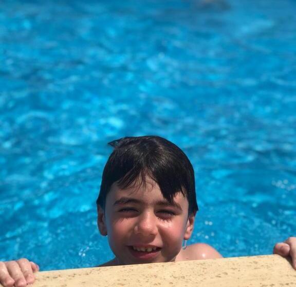 בית מלון כפרי Nostalgia World