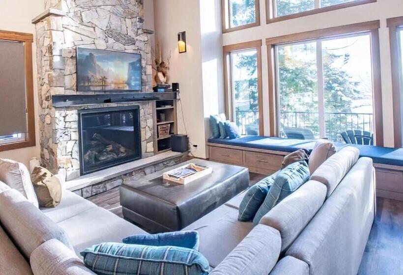 리조트 Snow Creek Cabins By Fernie Lodging Co