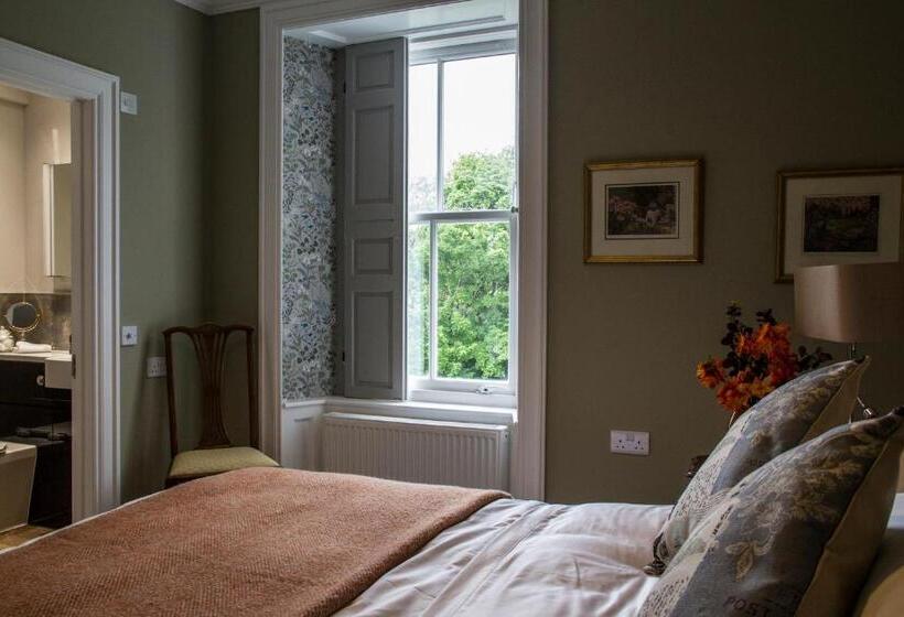 مبيت وإفطار Pennygate Lodge