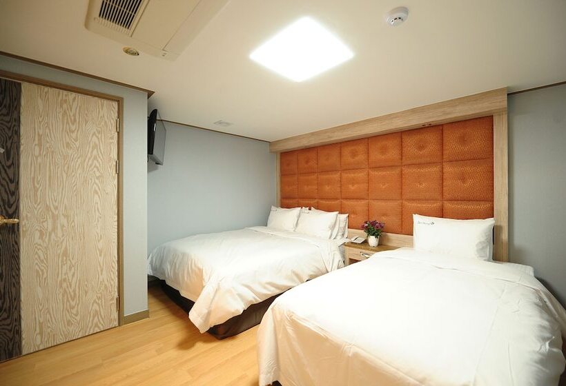 Daeyoung Hotel Myeongdong