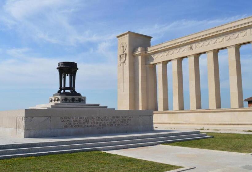 בית מלון כפרי Du Grand Monarque