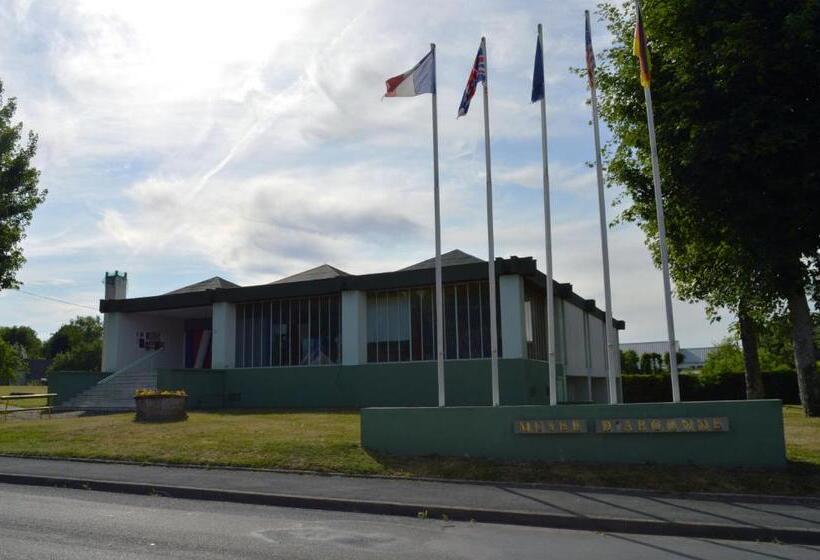 בית מלון כפרי Du Grand Monarque