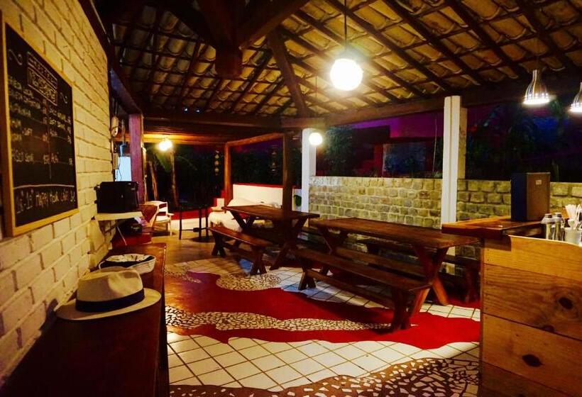 Novos Baianos Hostel E Pousada