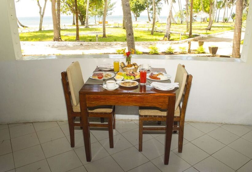 منتجع Antonio Beach Hotel And Spa