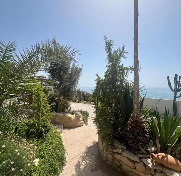تختخواب و صبحانه Villa Jardin De L'ocean