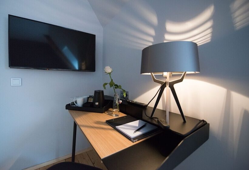 هتل Liono Boutique