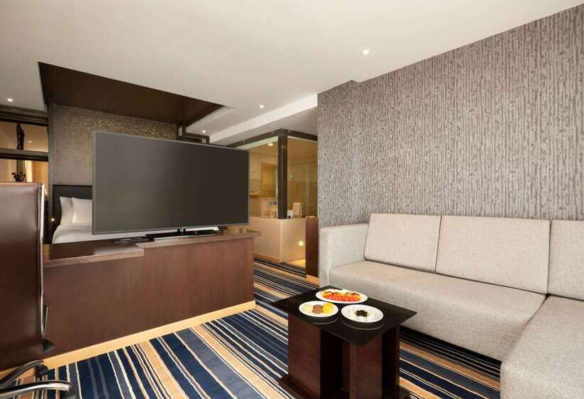 בית מלון כפרי Ramada By Wyndham Dehradun Chakrata Road