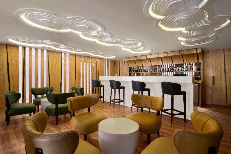 בית מלון כפרי Ramada By Wyndham Dehradun Chakrata Road