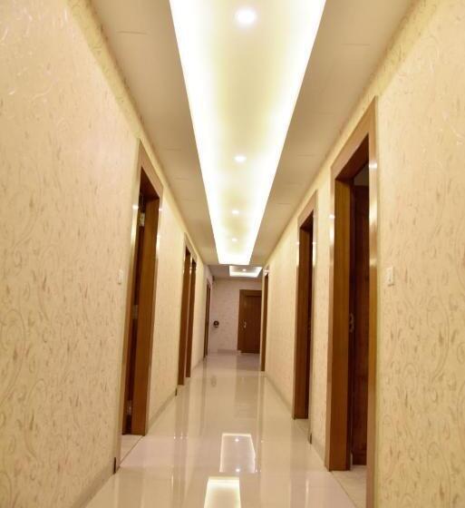 فندق Triveni Residency