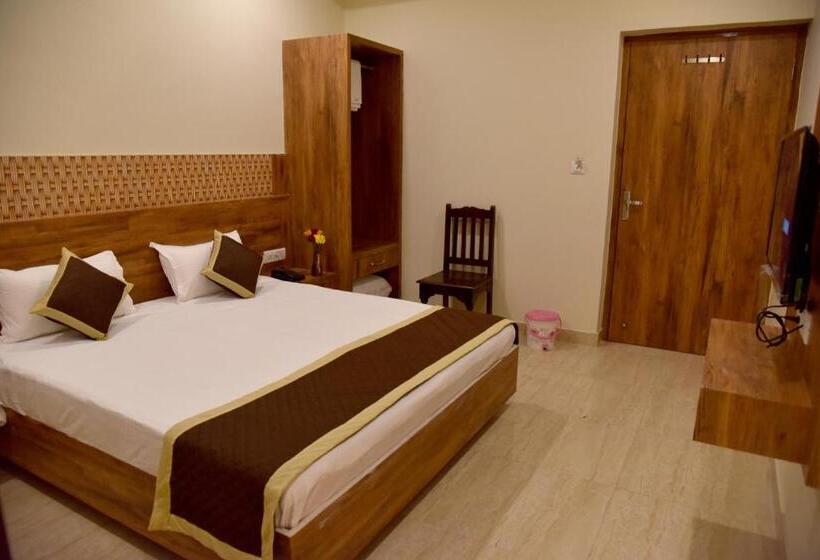 فندق Triveni Residency