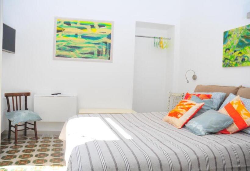 تختخواب و صبحانه Il Giardino Di Tatiana Rooms & Breakfast