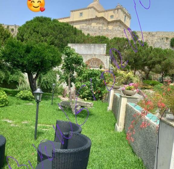 تختخواب و صبحانه L Antico Borgo