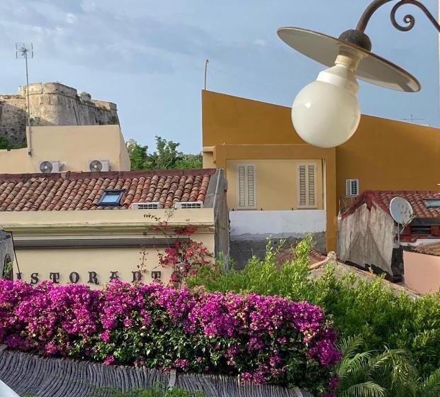 تختخواب و صبحانه L Antico Borgo