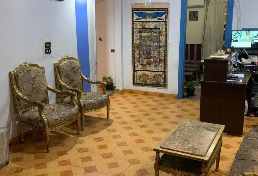 هتل Museum House Hostel