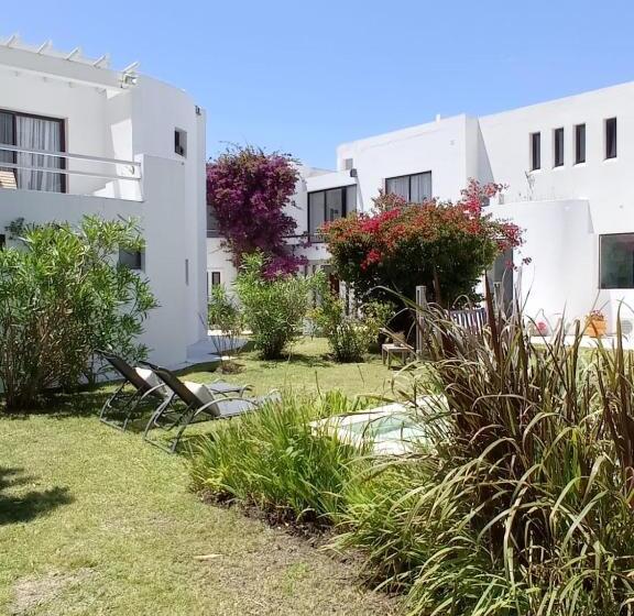 هتل Posada De Los Pajaros