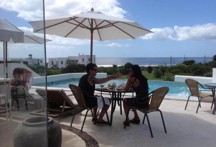 هتل Posada De Los Pajaros