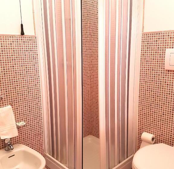 تختخواب و صبحانه L Isola Del Sale