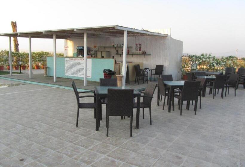 تختخواب و صبحانه L Isola Del Sale