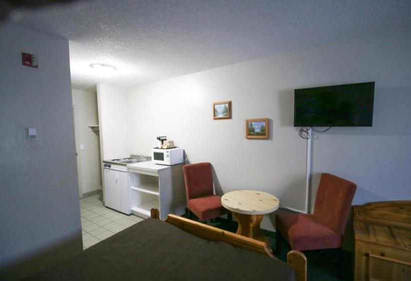 فندق على الطريق Bighorn Inn & Suites