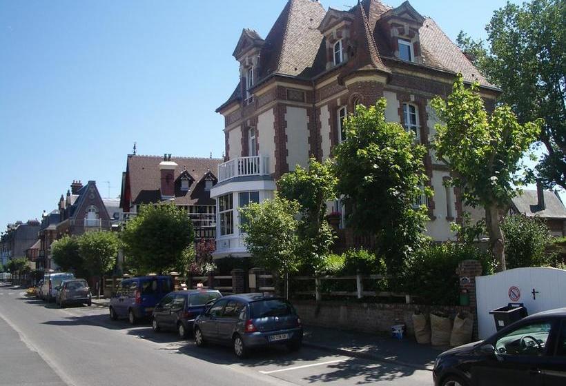هتل La Maison D'emilie