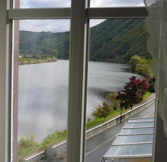 ホテル Mosel Landhaus B&b