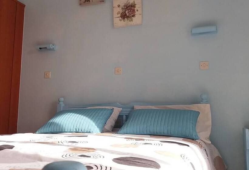 Maria's Apartments