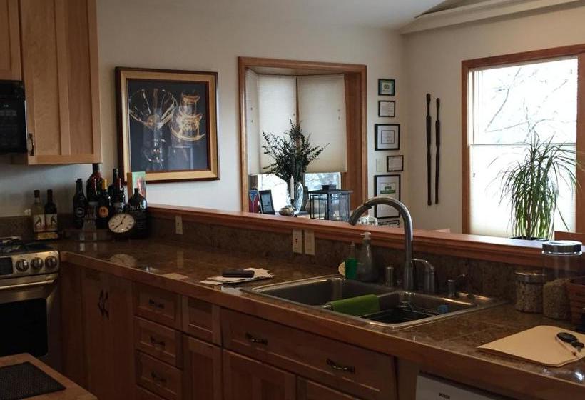 בית מלון כפרי 11th Avenue Bed And Breakfast