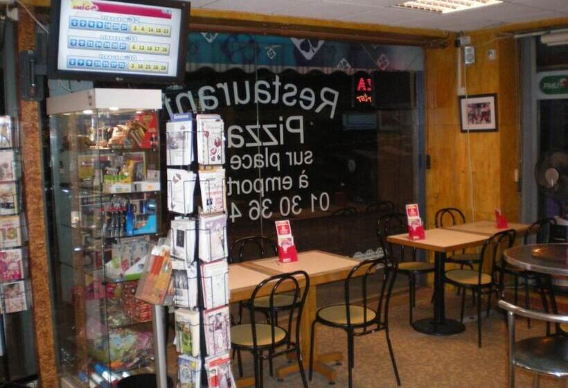 فندق Café De La Gare