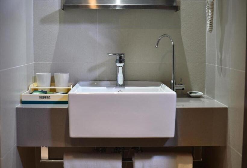 호텔 Home Inn Selected Nanjing Xuanwu Lake New Model Road Subway Station