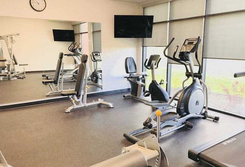 هتل Park Inn By Radisson Edmonton Airport