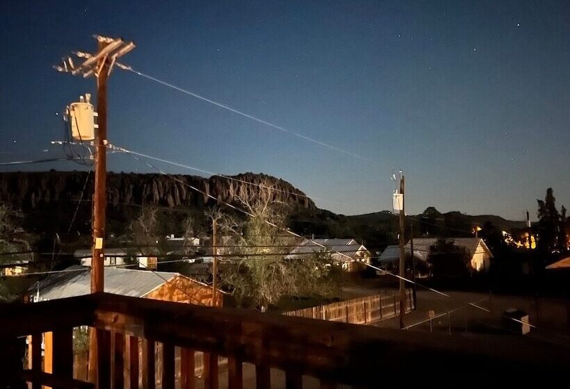 민박 Fort Davis Drug Store