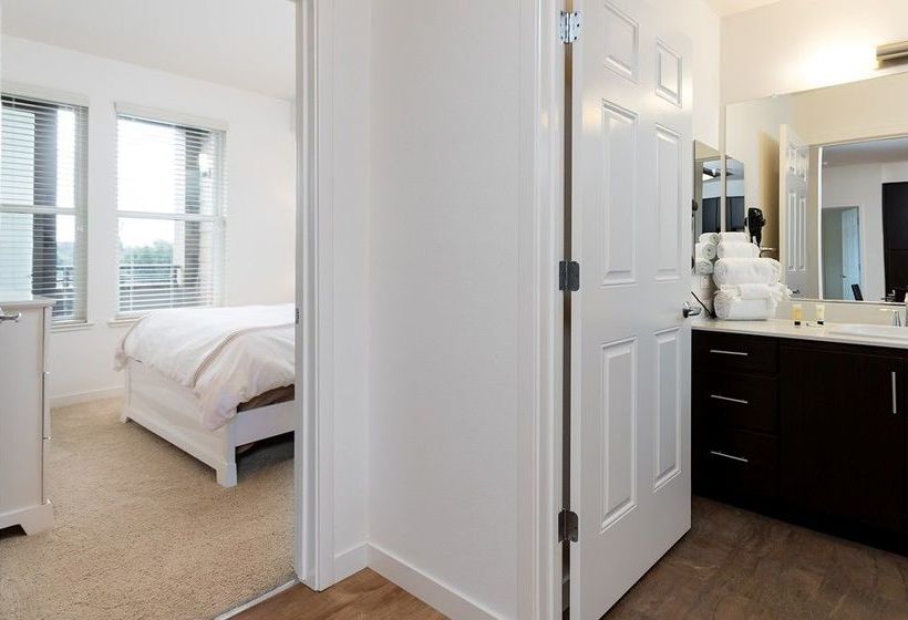 Global Luxury Suites At Epic Way