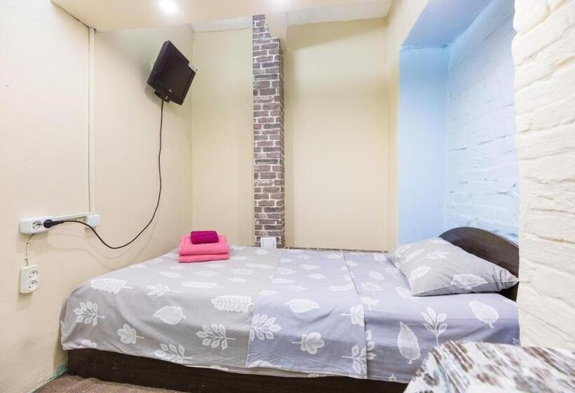 هتل Guest House On Saksahanskoho Street