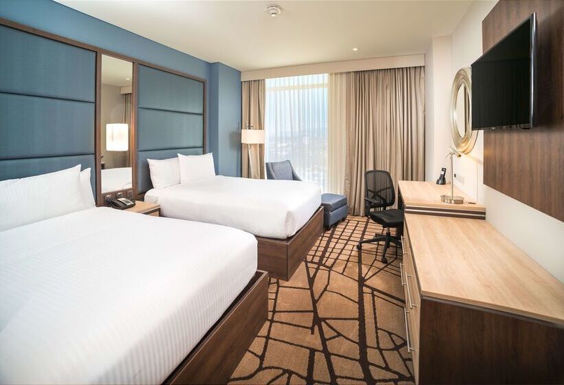 هتل Hilton Garden Inn Bogota Airport