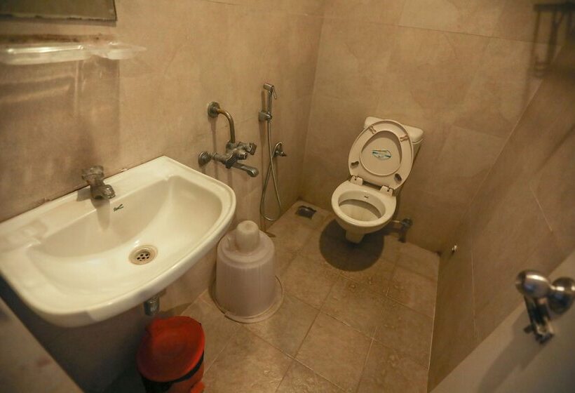 בית מלון כפרי Ulo Aravindar Residency