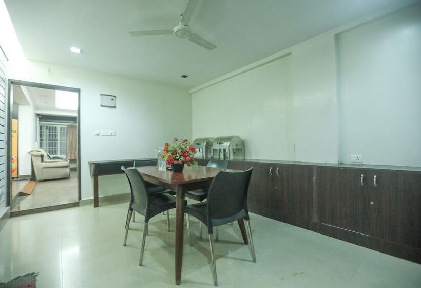 בית מלון כפרי Ulo Aravindar Residency