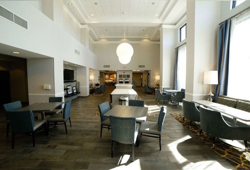 酒店 Hampton Inn & Suites Forest City