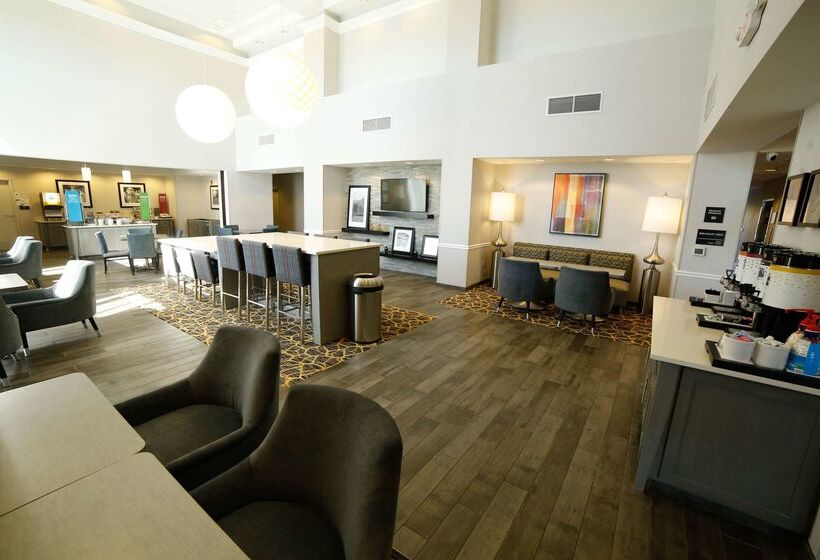 酒店 Hampton Inn & Suites Forest City