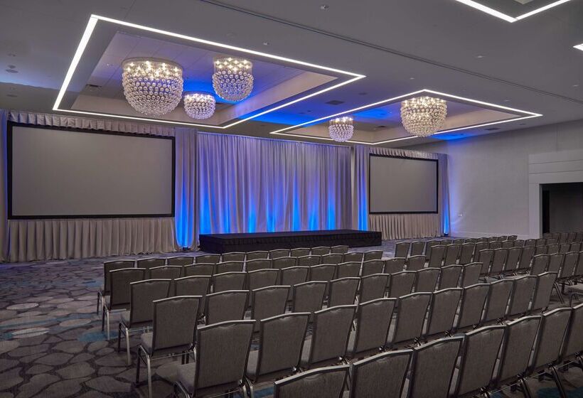 هتل Hilton Des Moines Downtown