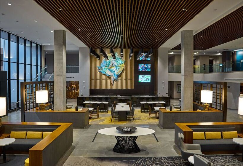 هتل Hilton Des Moines Downtown