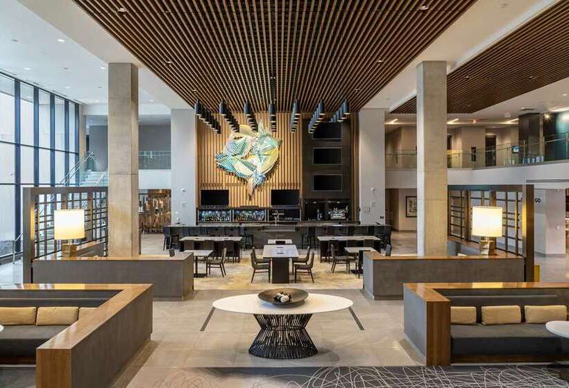 هتل Hilton Des Moines Downtown