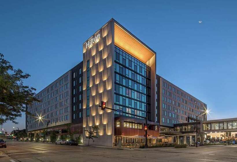 هتل Hilton Des Moines Downtown