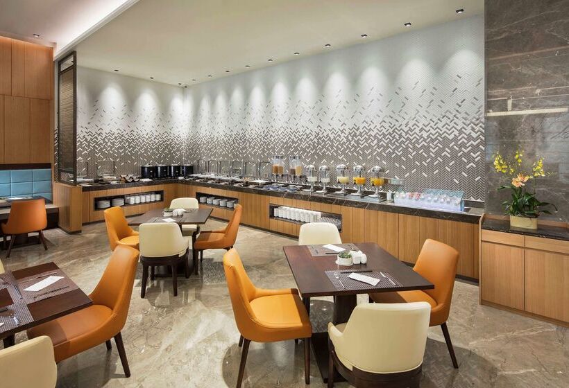 Отель Hilton Garden Inn Shiyan