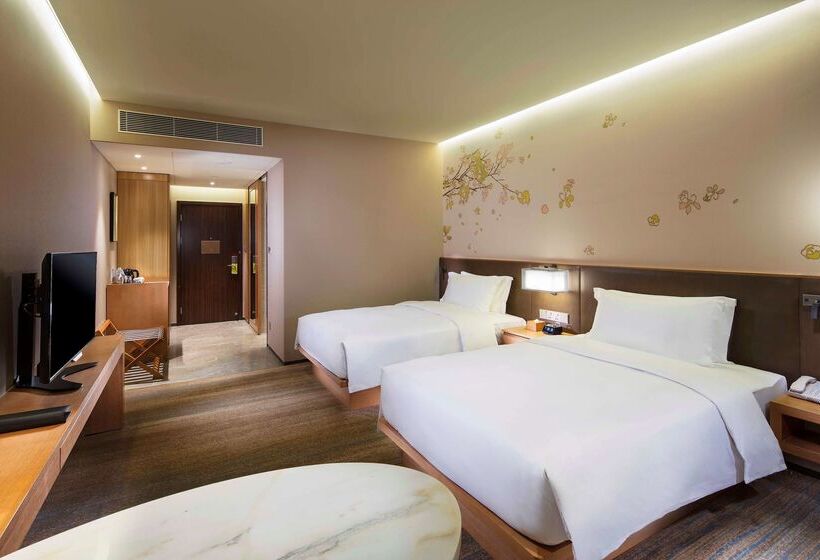 Отель Hilton Garden Inn Shiyan
