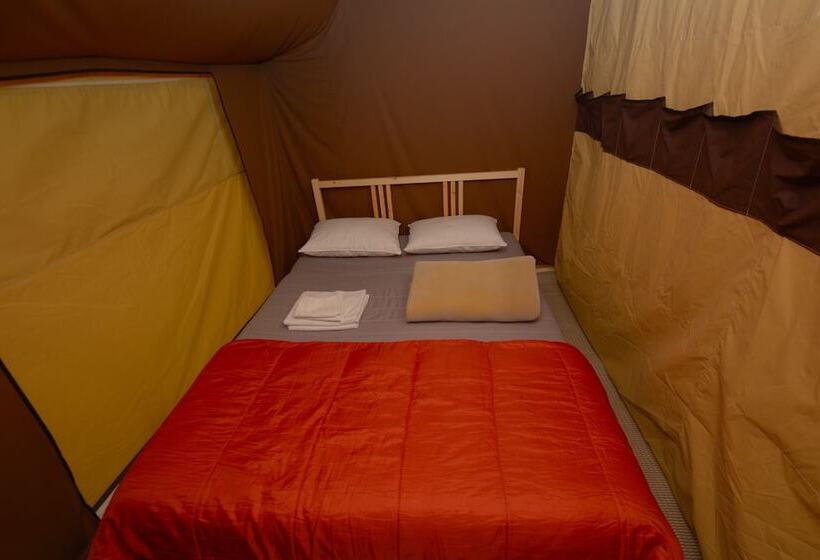 בית מלון כפרי Les Prets A Camper Du Camping Tadoussac